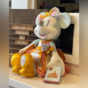 NWT Disney’s Main Attraction Stuffed Animal. King Arthur’s Court Minnie Mouse.